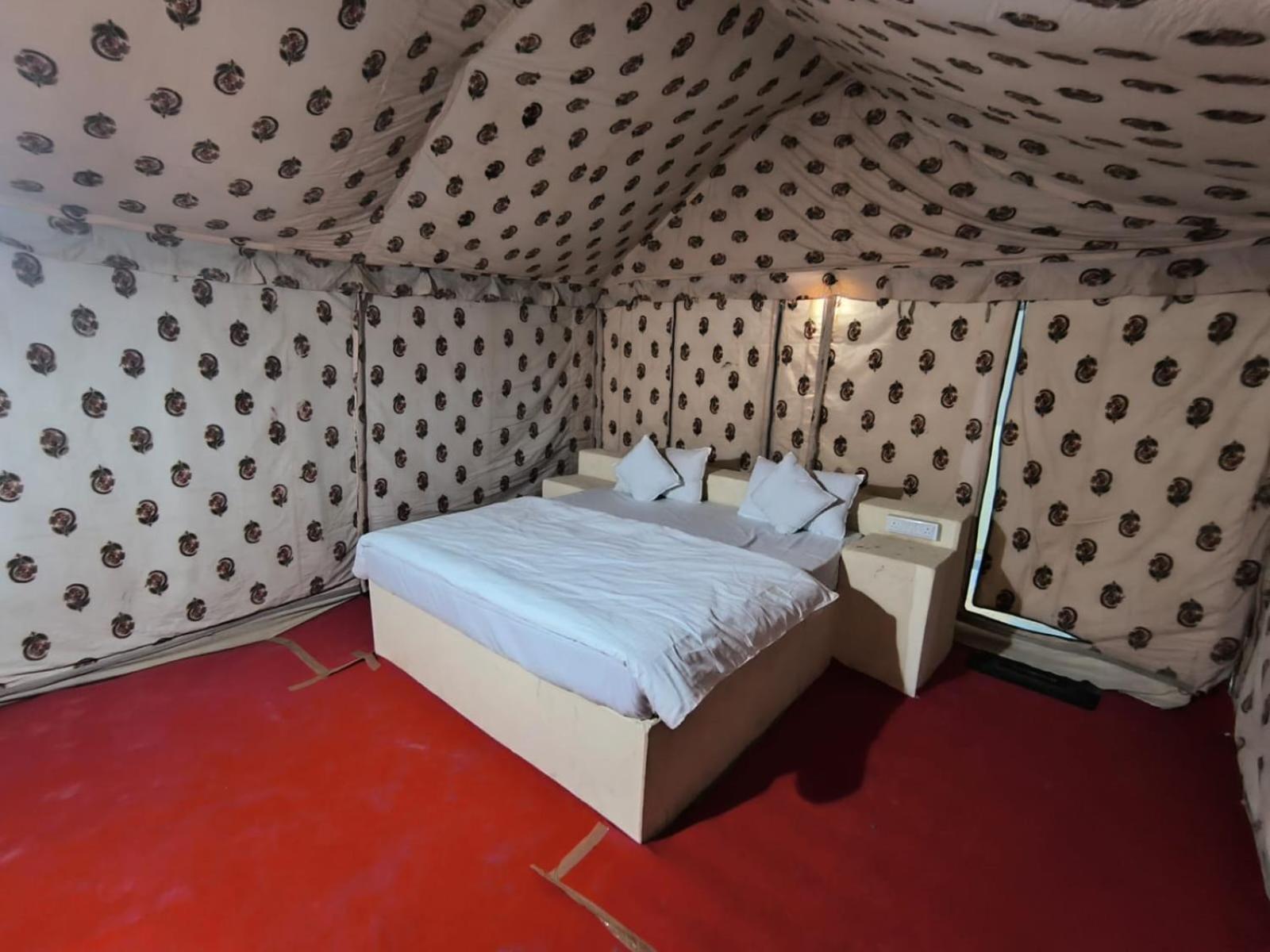 Sam Dunes Desert Safari Camp Hotel Dzsaiszalmer Szoba fotó